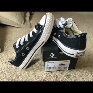Youth sz 12 BL Converse shoes